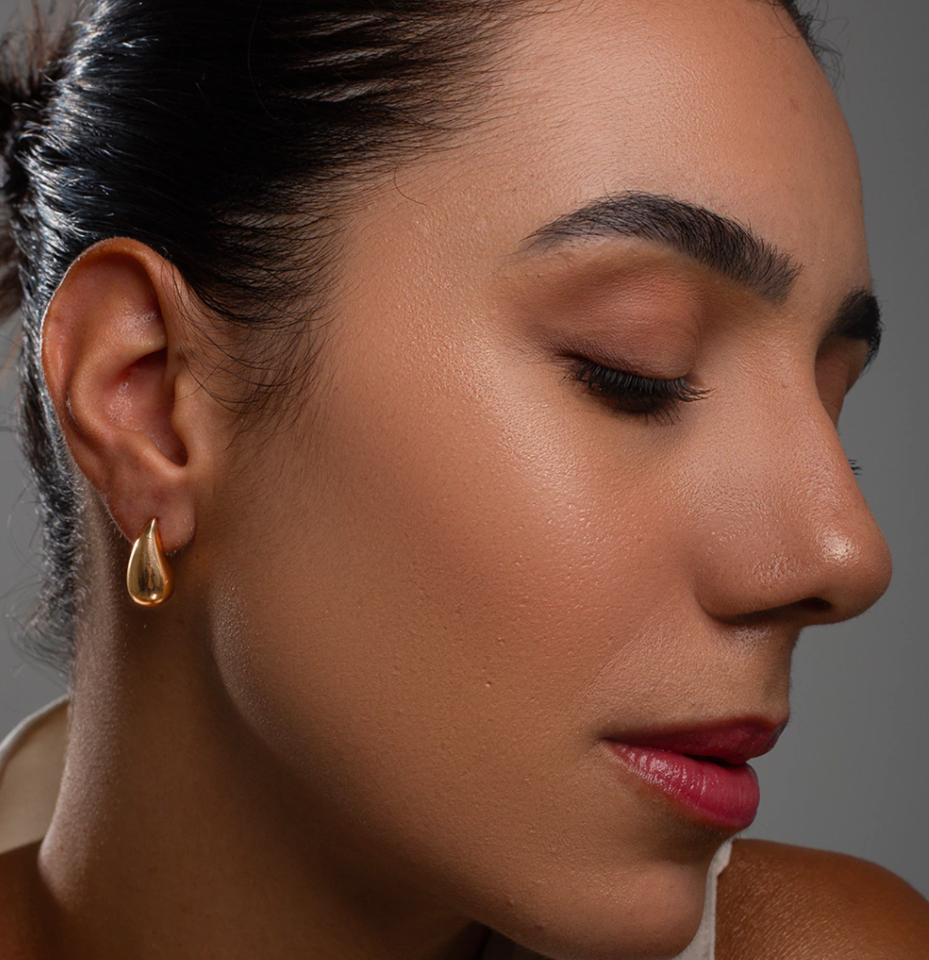 Brinco Gota Dourado Banhado em Ouro