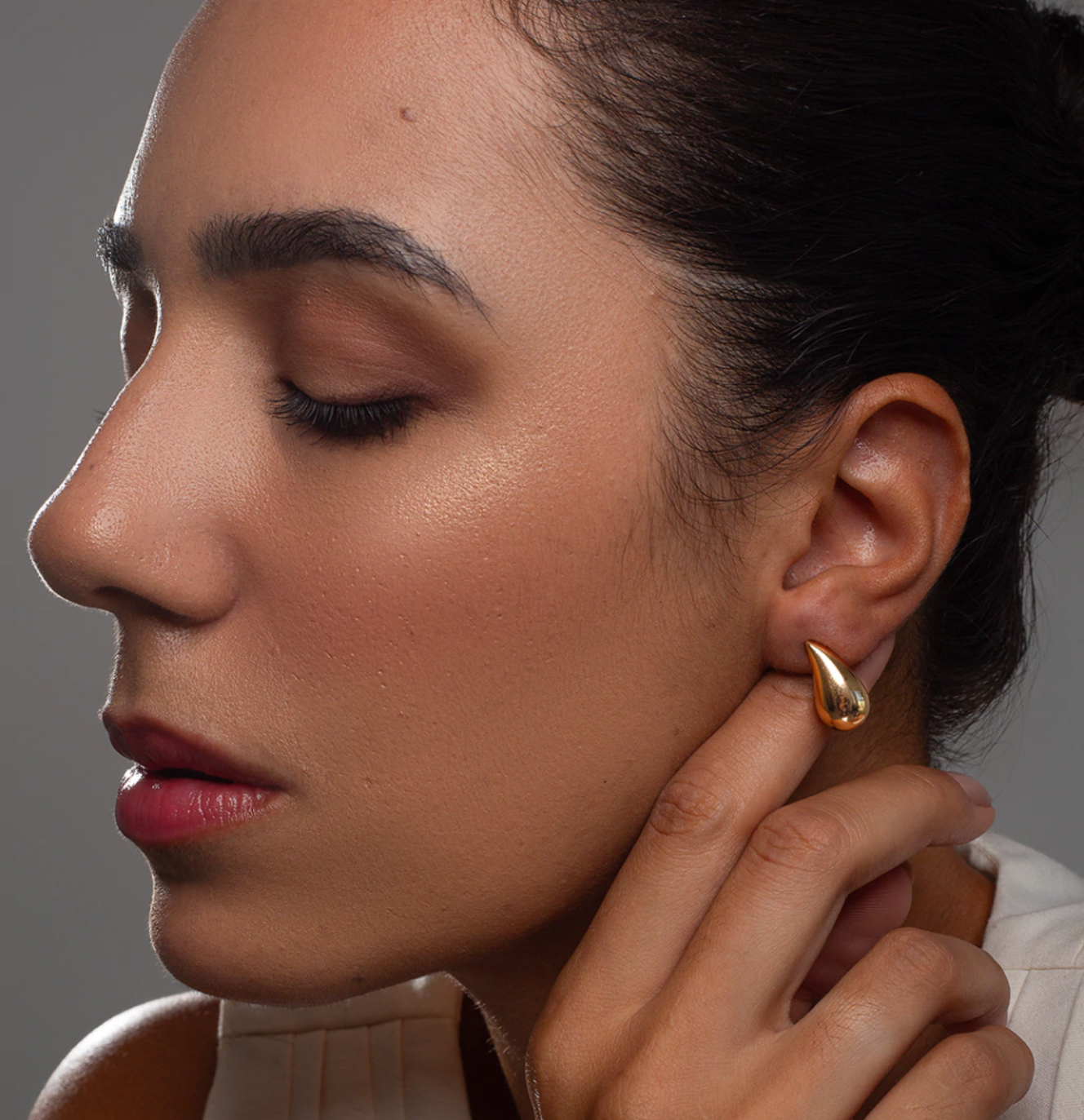 Brinco Gota Dourado Banhado em Ouro