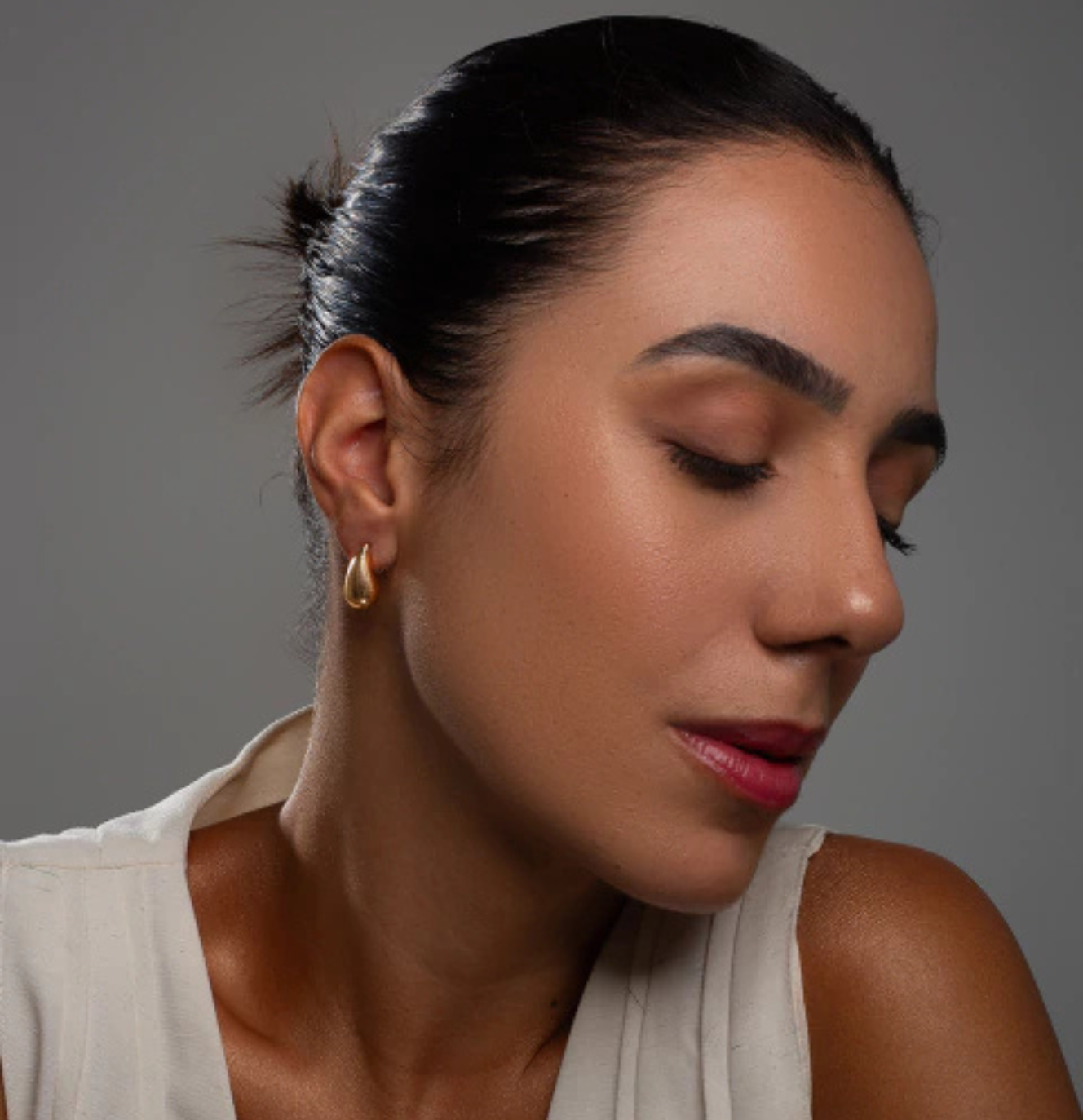 Brinco Gota Dourado Banhado em Ouro