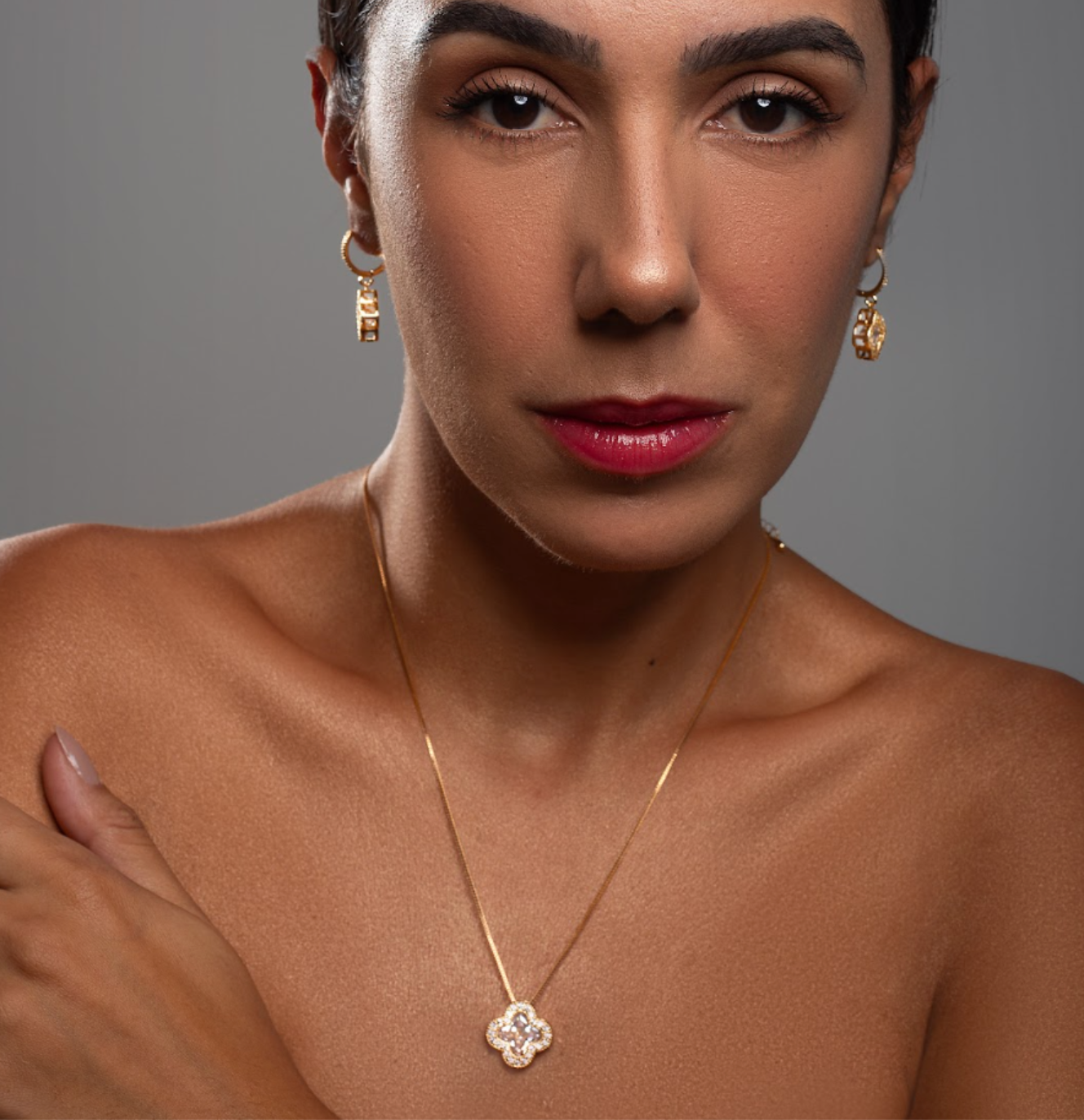 Conjunto Trevo Cravejado com Zircônia