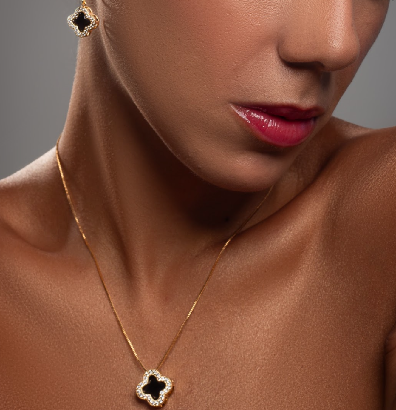 Conjunto Trevo Cravejado com Zircônia