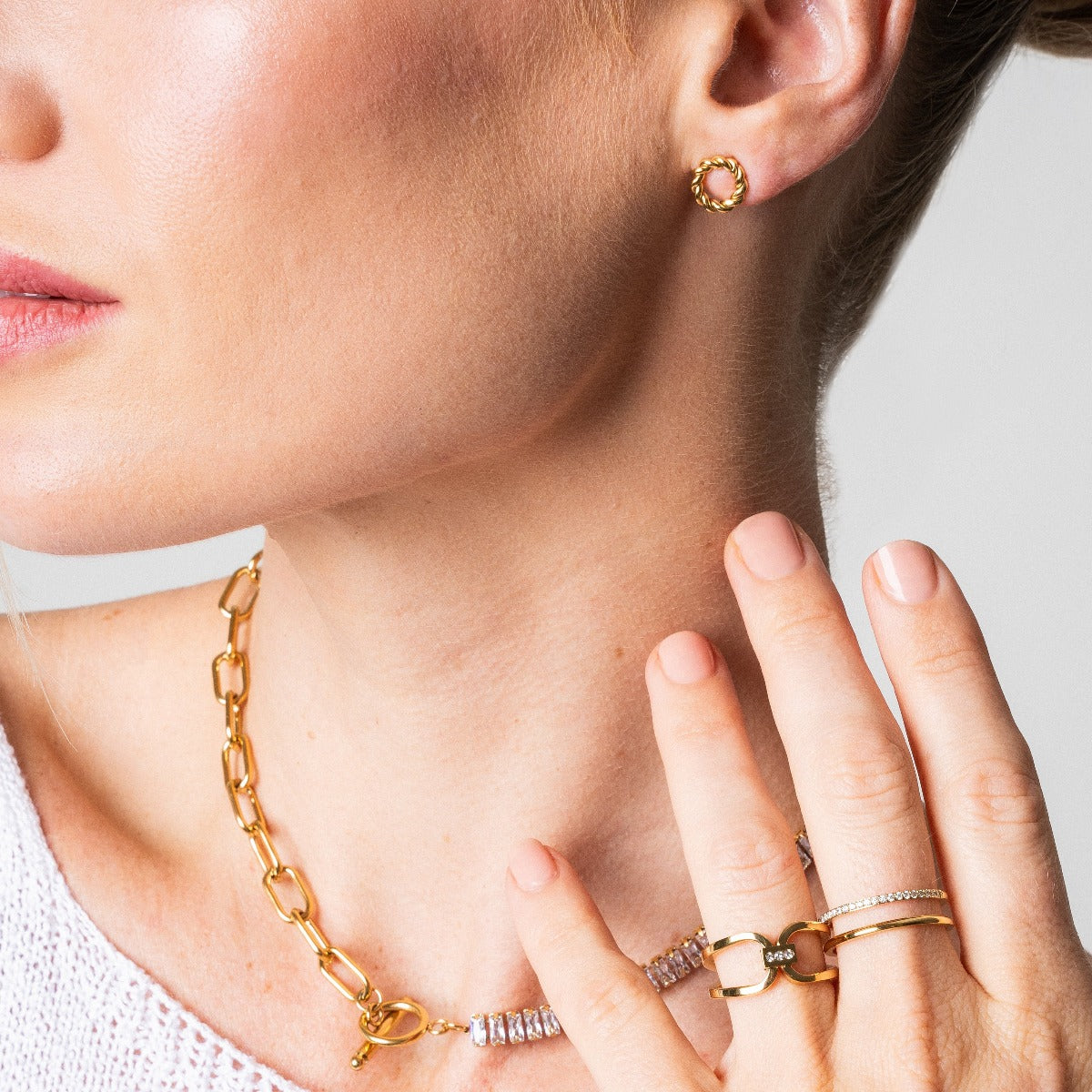 Brincos Dainty Rope Estudados em Ouro