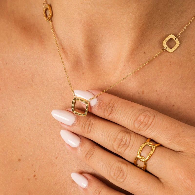Anel Esther Banhado em Ouro 18k