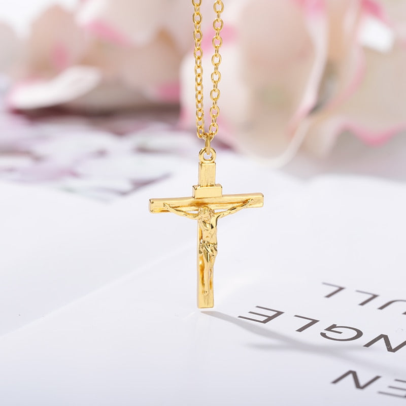 Corrente Crucifixo de Aço Inoxidável Banhado a Ouro 18K