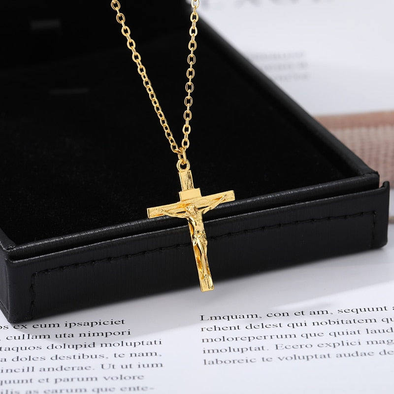 Corrente Crucifixo de Aço Inoxidável Banhado a Ouro 18K